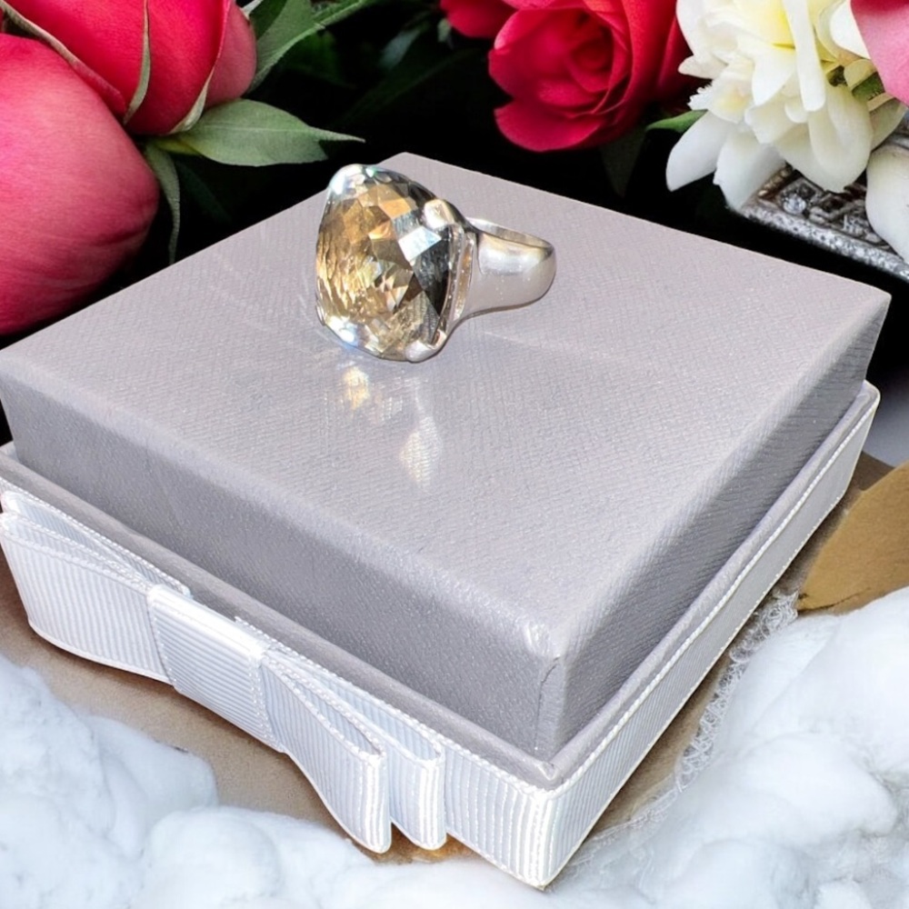 AUTHENTIC Swarovski Vintage Cushion-cut Cocktail Ring, Crystal EUC ✨RARE✨